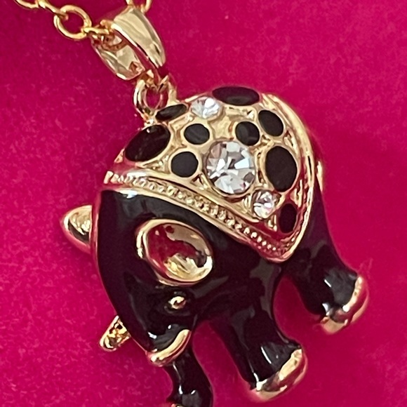 New 18K Gold Plated Elephant Necklace and Earring Set - Picture 8 of 9